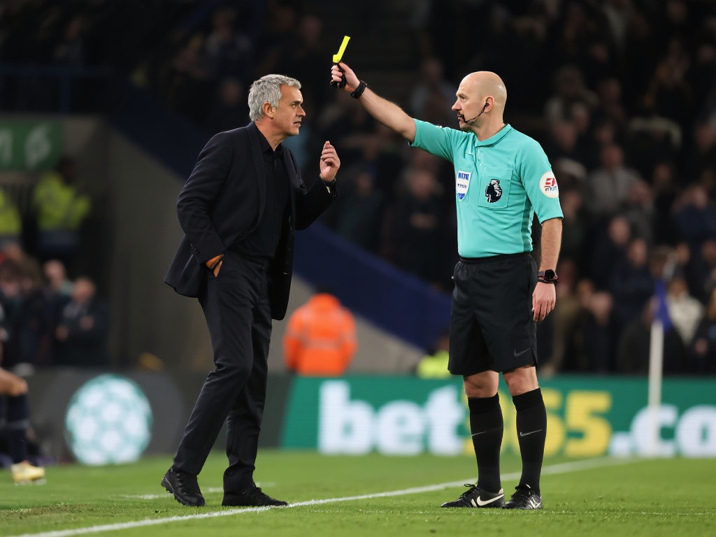 总之，穆里尼奥与裁判的矛盾，是足球世界中