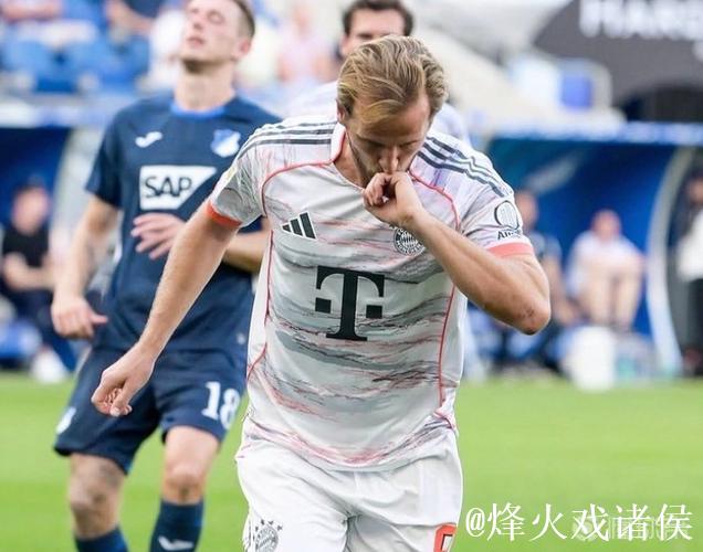 凯恩德甲第10次戴帽，赛后珍藏比赛用球